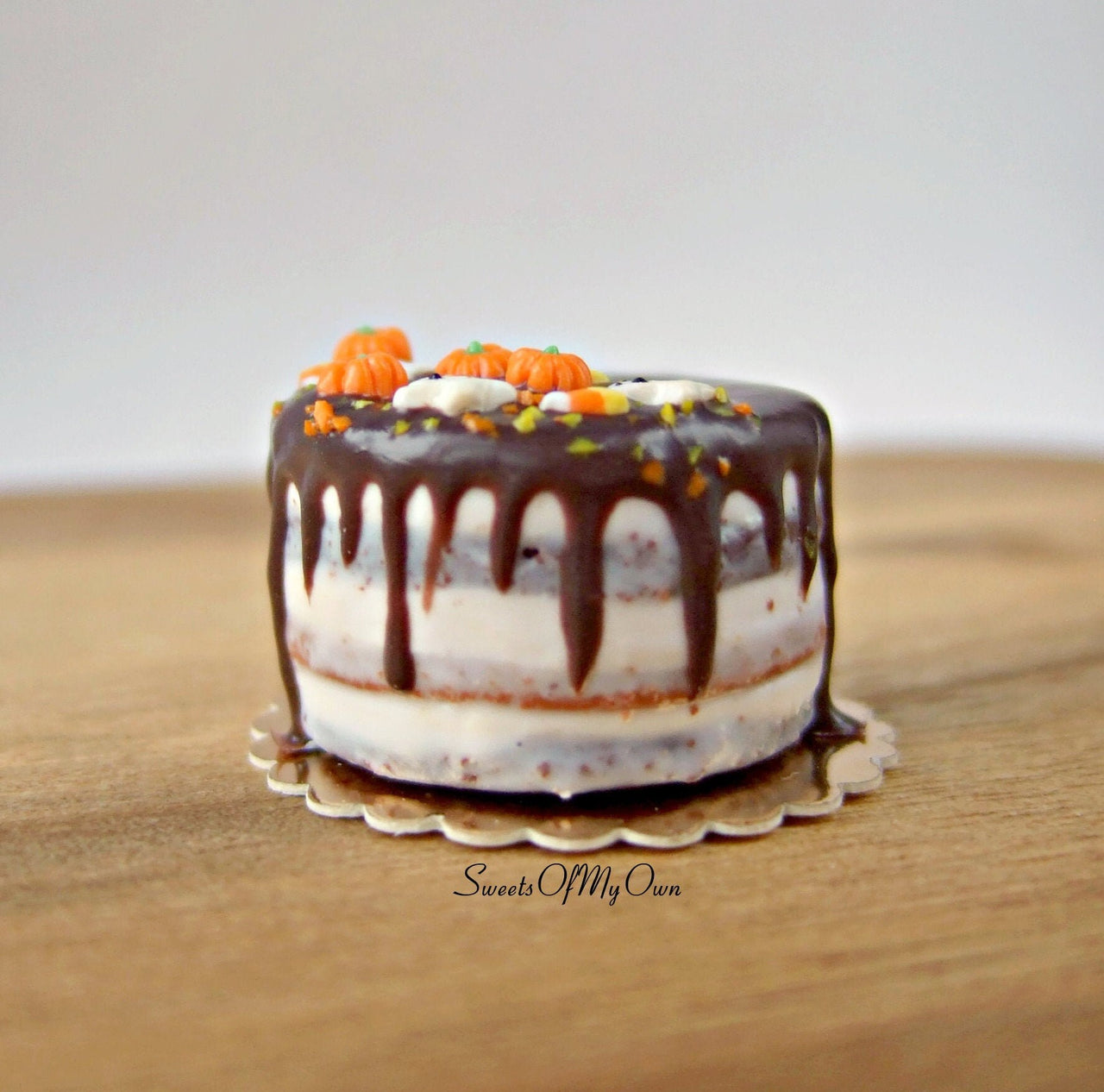 Spooky Halloween Drip Cake Miniature - Dolls House 1:12 Scale