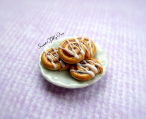 MTO - Miniature Cinnamon Buns - Doll House 1:12 Scale - SweetsOfMyOwn