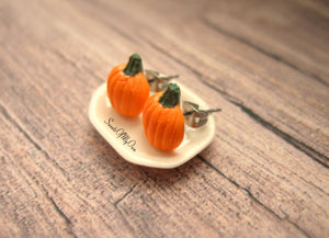 Pumpkin Stud Earrings - SweetsOfMyOwn