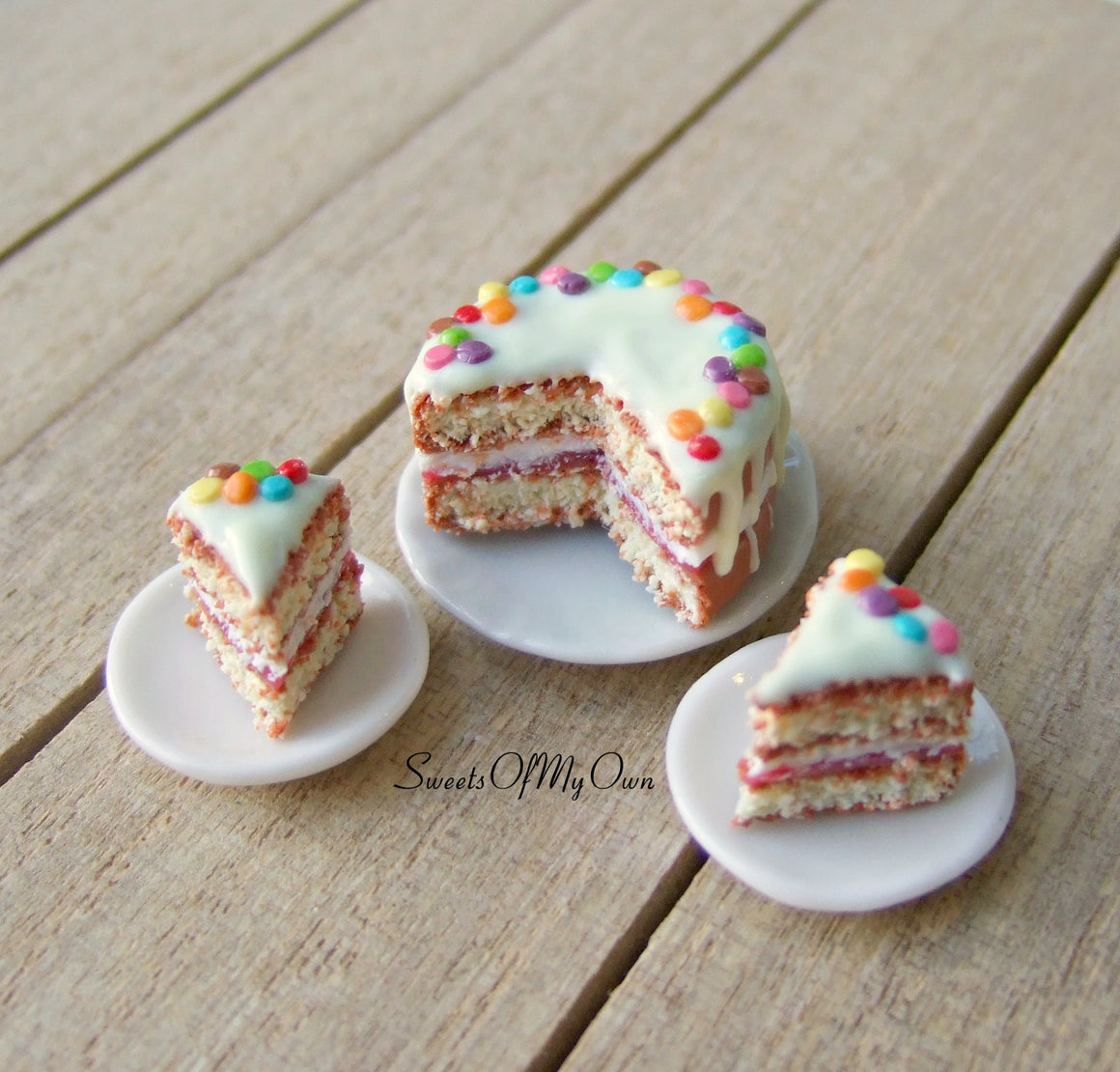 MTO - White Chocolate Victoria Sponge Cake Miniature - Doll House 1:12 Scale - SweetsOfMyOwn