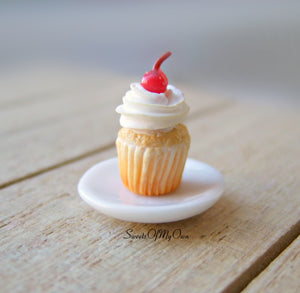 Miniature White Cupcakes with a Cherry 1:12 Scale - SweetsOfMyOwn
