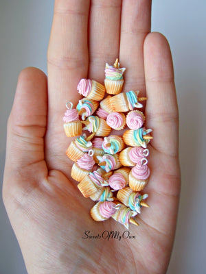 Unicorn Cupcake Charm (small) - SweetsOfMyOwn