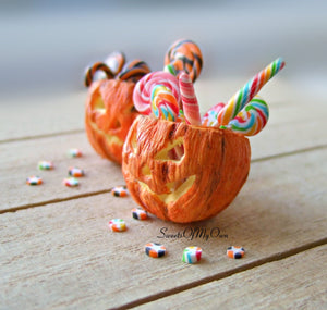 Miniature Candy Filled Pumpkin Jack-O'-Lantern 1:12 Scale - SweetsOfMyOwn