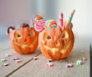 Miniature Candy Filled Pumpkin Jack-O'-Lantern 1:12 Scale - SweetsOfMyOwn