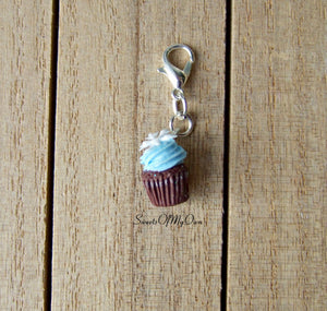 Winter Cupcake Charm (small) - SweetsOfMyOwn