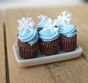 Miniature Winter Cupcakes 1:12 Scale - SweetsOfMyOwn