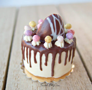 MTO - Vanilla Easter Cake Miniature - Doll House 1:12 Scale - Made in the UK - SweetsOfMyOwn
