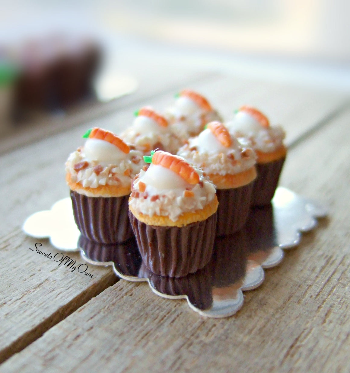 MTO - Miniature Carrot Cake Cupcakes - Set of 6 Cupcakes - Doll House 1:12 Scale - SweetsOfMyOwn
