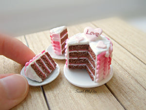 Miniature Chocolate Valentine's Cake 1:12 Scale - SweetsOfMyOwn