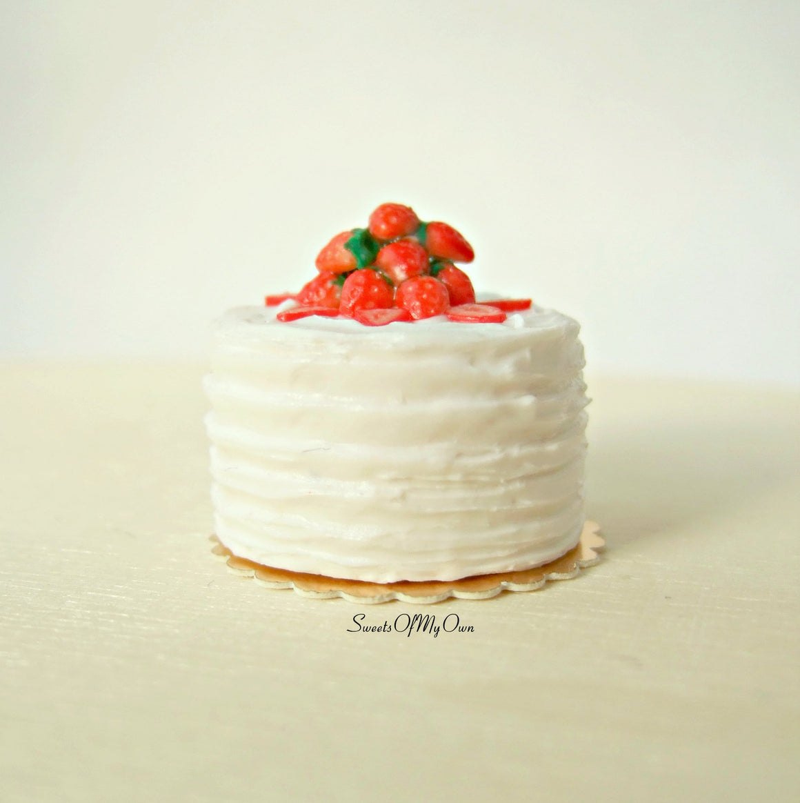 White Strawberry Cake Miniature 1:12 Scale - SweetsOfMyOwn
