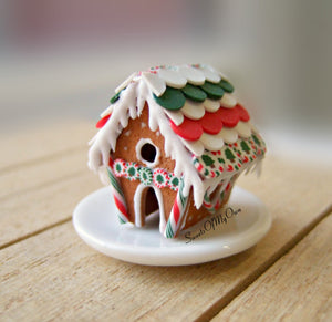 Miniature Christmas Tiled Gingerbread House 1:12 Scale - SweetsOfMyOwn