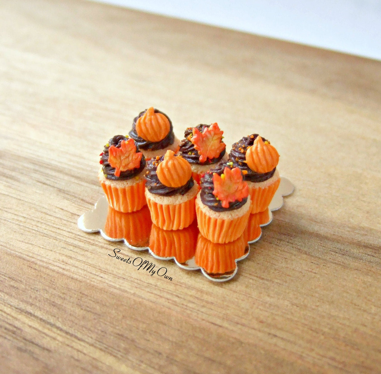 Miniature Chocolate Maple Leaf + Pumpkin Cupcakes 1:12 Scale - Set of 6 - SweetsOfMyOwn