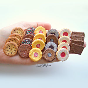 Round Jam Biscuit Charm - SweetsOfMyOwn