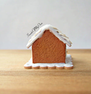 Miniature White Icing Style 4 Gingerbread House 1:12 Scale - SweetsOfMyOwn