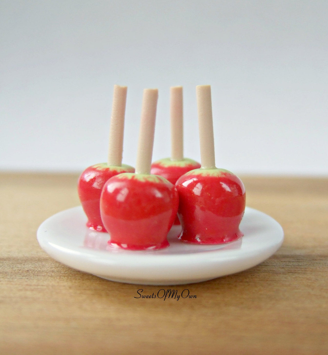 Miniature Red Toffee Apples 1:12 Scale - Set of 4 - SweetsOfMyOwn