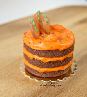 Pumpkin Spice Cake Miniature 1:12 Scale - SweetsOfMyOwn