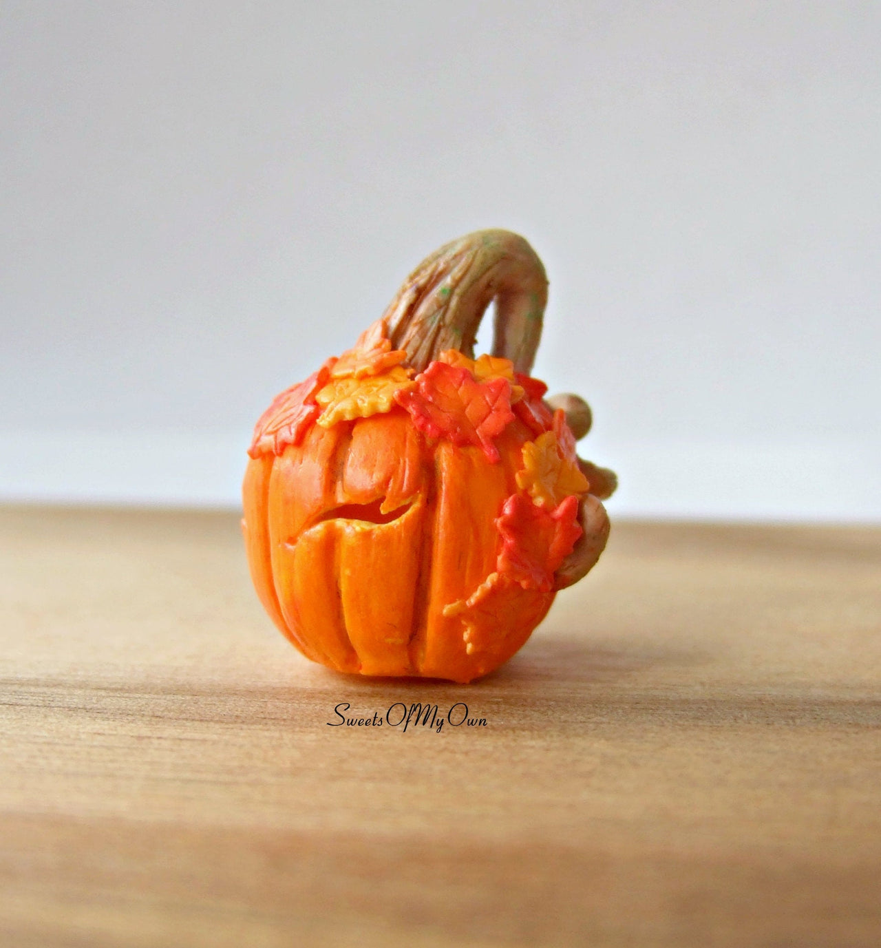 Smiling Unicorn Jack O Lantern Miniature 1:12 Scale - SweetsOfMyOwn