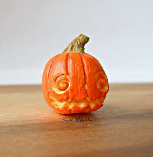 Miniature Jack O Lantern Dizzy Face - Doll House 1:12 Scale - MTO