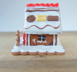 Miniature White Icing with Biscuits Roof Gingerbread House - 1:12 Scale - SweetsOfMyOwn