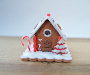 Miniature White Icing with Biscuits Roof Gingerbread House - 1:12 Scale - SweetsOfMyOwn