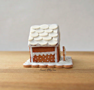 Miniature White Icing Style 4 Gingerbread House 1:12 Scale - SweetsOfMyOwn