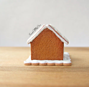 Miniature White Icing Style 2 Gingerbread House 1:12 Scale - SweetsOfMyOwn