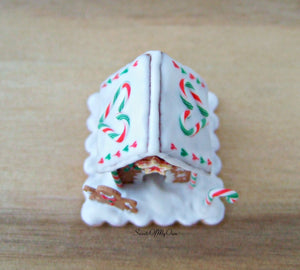 Miniature Heart Candy Cane Roof Gingerbread House - 1:12 Scale - SweetsOfMyOwn