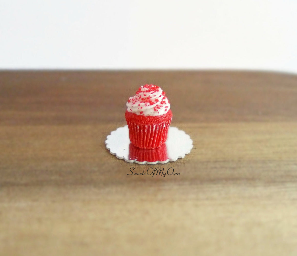 Miniature Red Velvet Cupcake - Doll House 1:12 Scale