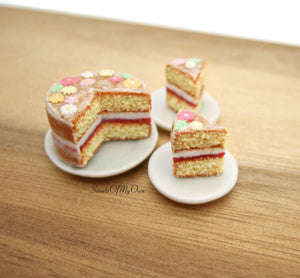Miniature Victoria Sponge Cake Decorated With Flowers - 1:12 Scale