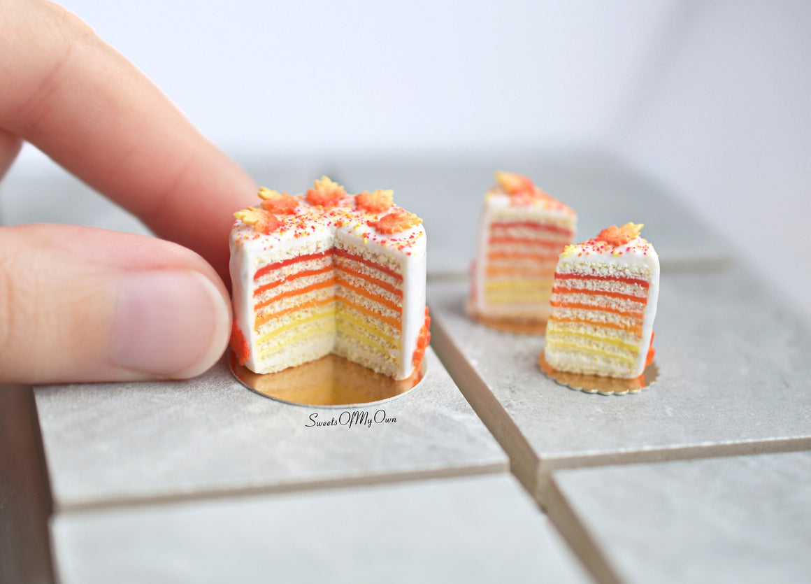 Maple Leaf Ombre Sponge Cake - Dolls House Miniature Food 1:12 Scale