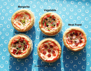 MTO - Miniature Whole Pizza - Dolls House 1:12 Scale Food - SweetsOfMyOwn