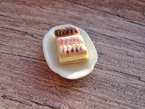Miniature Custard Slice - Iced Custard Slices in Miniature - Bakery Item for Doll House 1:12 Scale - SweetsOfMyOwn